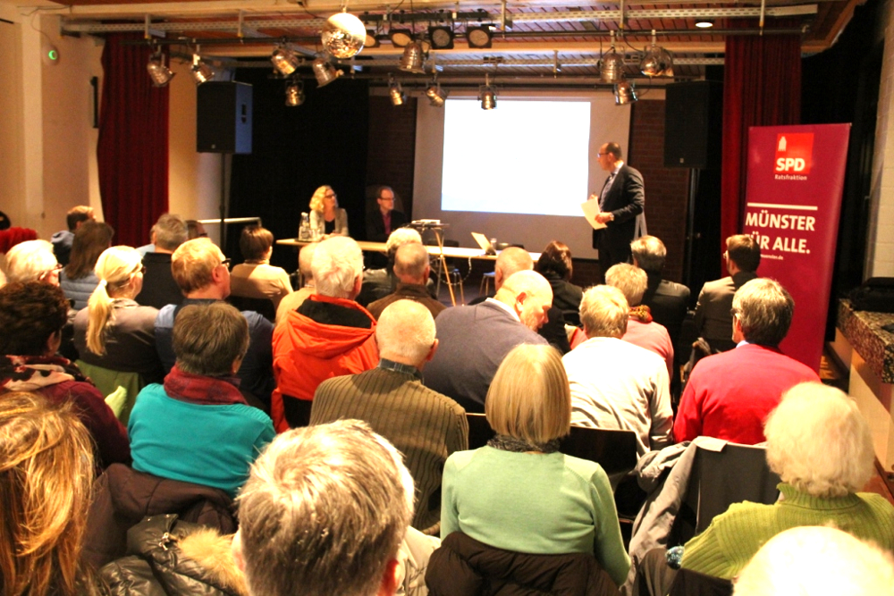 Informations- und Diskussionsrunde im Lorenz Süd zur geplanten Stilllegung des Wasserrwerks Vennheide-Geist (15.2.2017; Foto: Karl-Heinz Winter