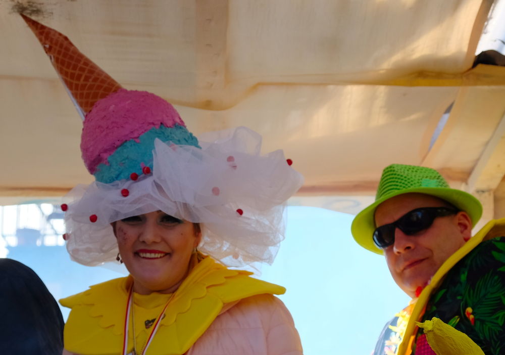 Karnevalsumzug 2019: Eine Riesenportion Eis (23.2.2019; Foto: Klare)