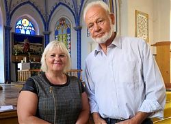 Pfarrer Hülsmann mit der Vertreterin der evangelisch-lutherischen Kirche in Taschkent