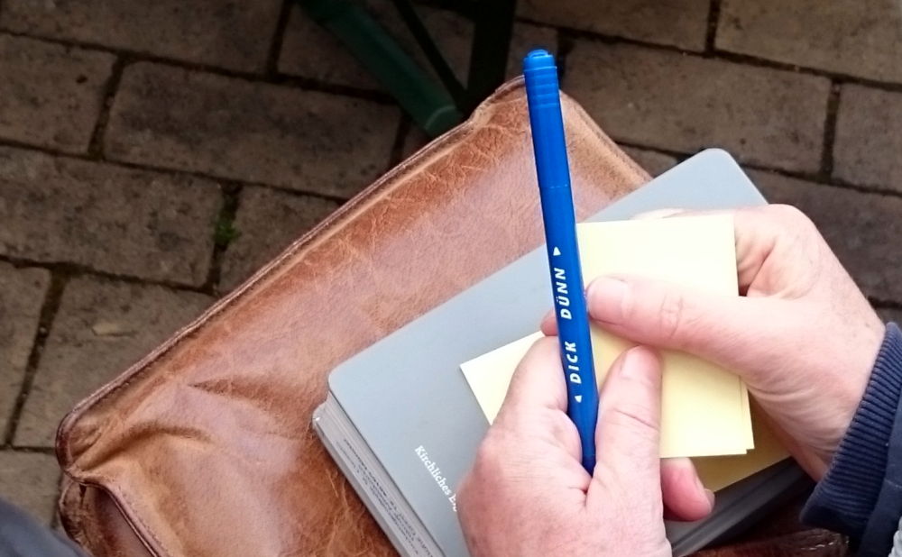 Stift und Papier als Werkzeuge zum Nachdenken und Handeln (11.5.2019; Foto: Klare)