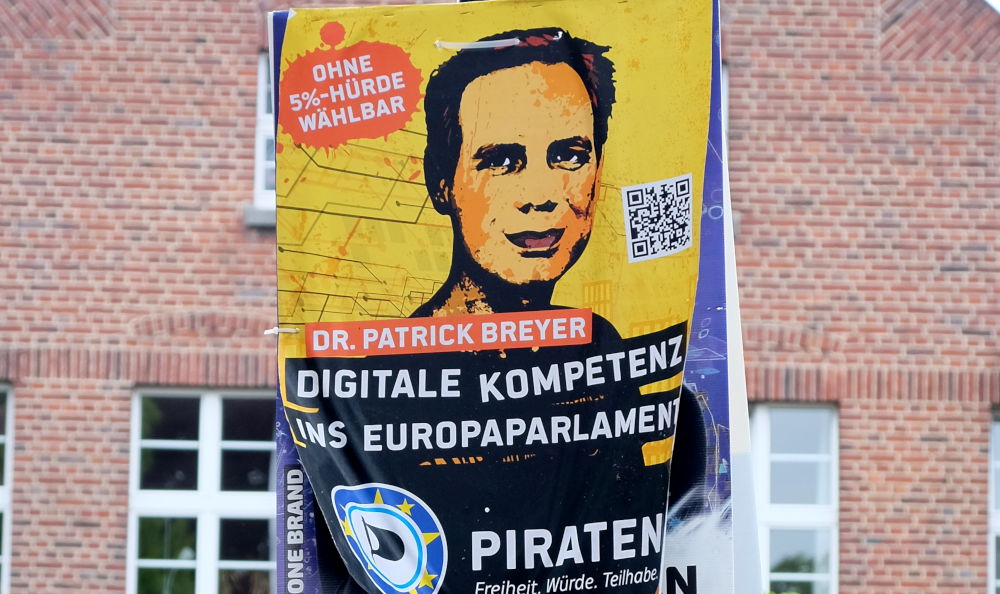 Europa-Wahlplakat der Piraten auf der Marktallee (26.5.2019; Foto: Klare)