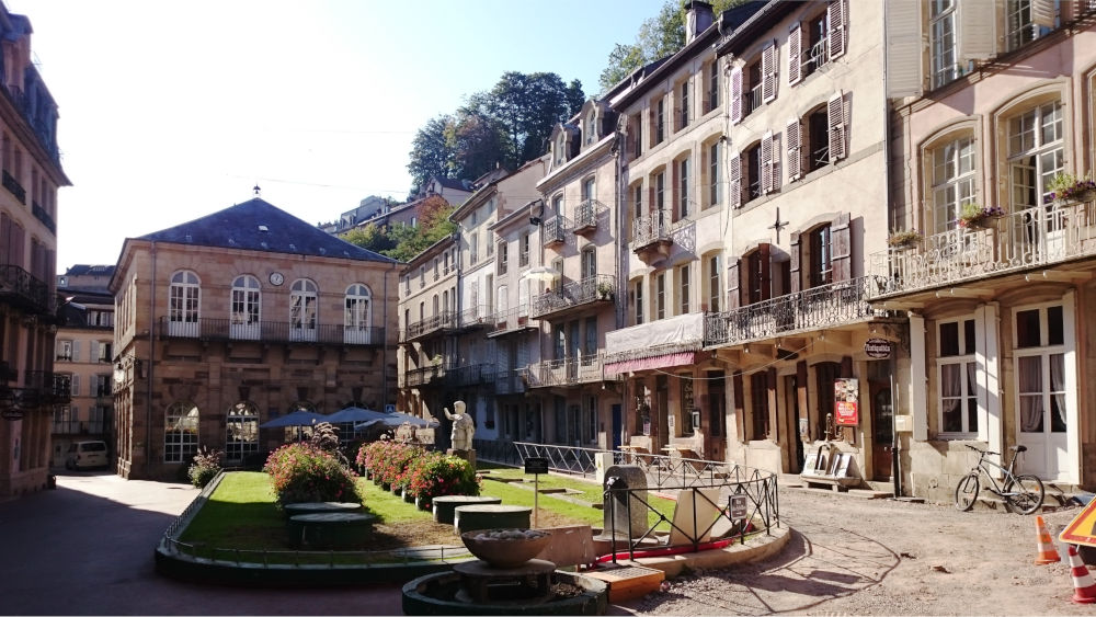 Place du Bain Romain (Plombières-les-Bains, 21.9.2019; Foto: Klare)