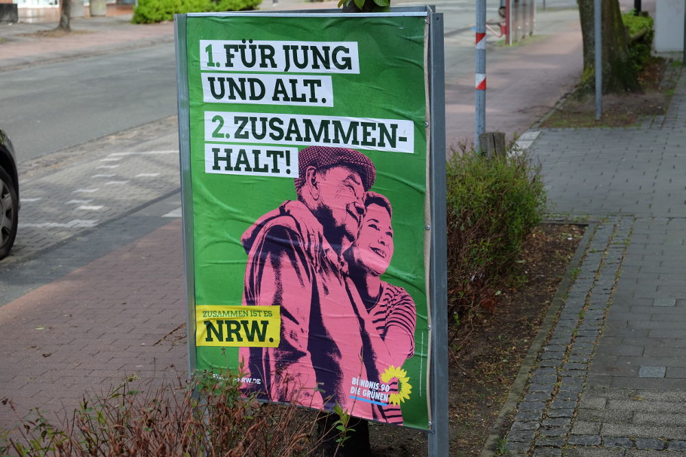 Grüne-Plakat: "Für Jung und Alt" (17.4.2017; Foto: Klare)