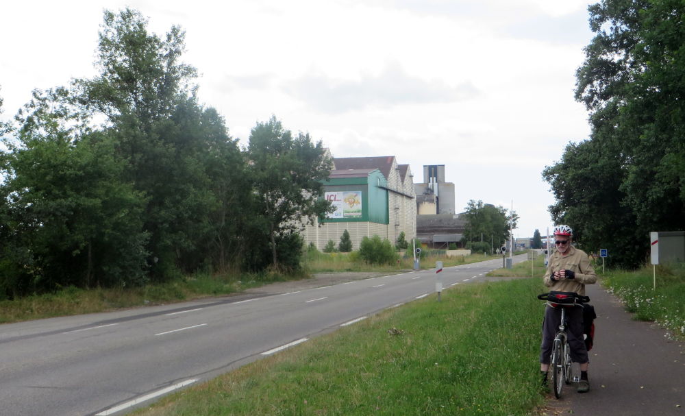 Industriegebiet bei Chalampé (7.7.2019; Foto: Meyerbröker)