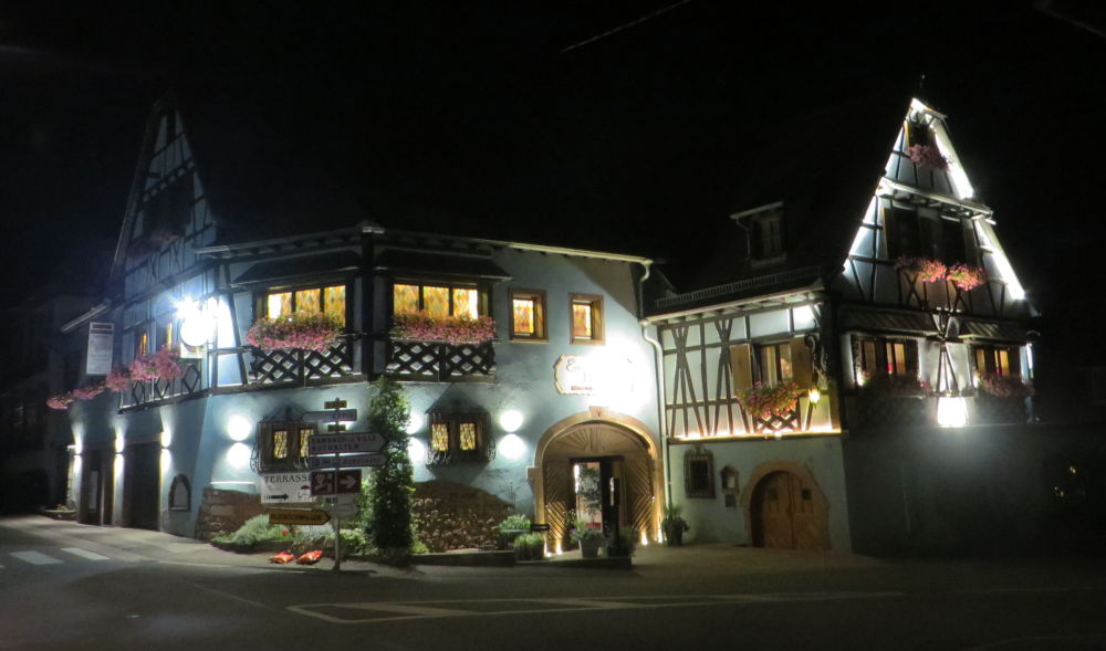 Hotel Emmebuckel am Abend (10.7.2019; Foto: Meyerbröker)