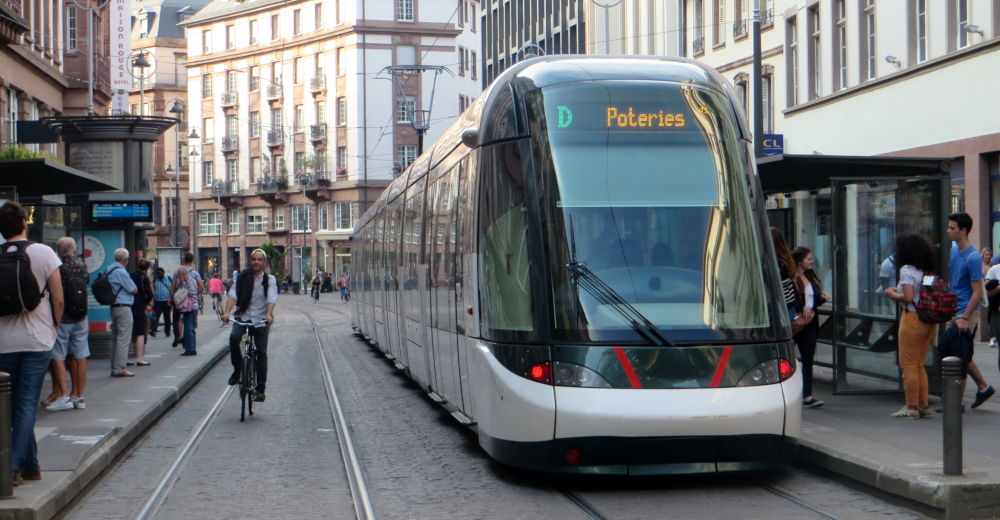 Tram D in Straßburg (11.7.2019; Foto: Meyerbröker)