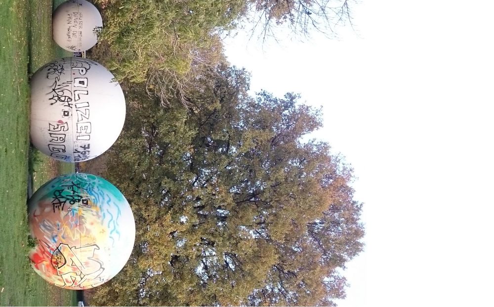 Claes Oldenburg: Giant Pool Balls (9.11.2019; Foto: Klare)