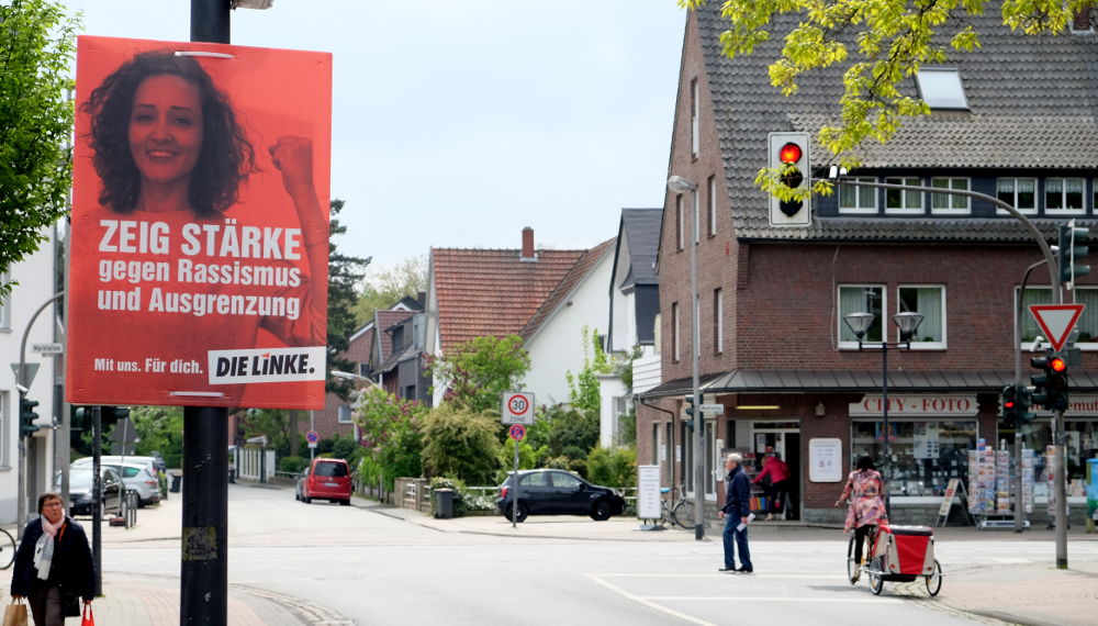 Wahlplakat der Linken an der Hohen Geest / Ecke Marktallee: genau an dieser Stelle hing bis vor Kurzem ein Plakat der AfD (3.5.2017; Foto: Klare)