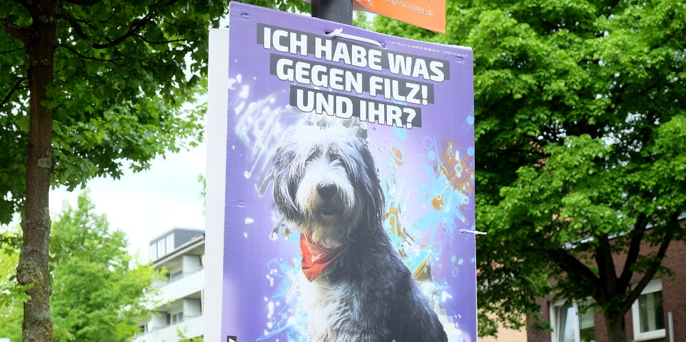 Hiltruper Marktallee am Vortag der Landtagswahl:  Tierisches Plakat der Piraten (13.5.2017; Foto: Klare)