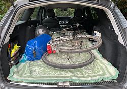 Mit dem Auto zum Startpunkt (6.8.2021; Foto: Henning Klare)