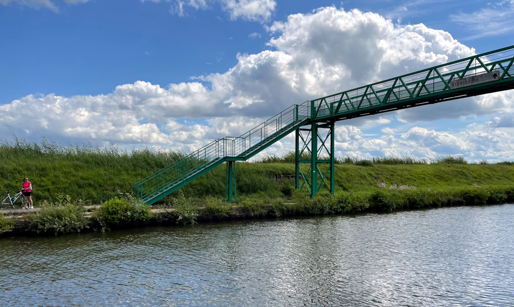 Brücke über den Canal de la Marne au Rhin bei Gondrexange (9.8.2021; Foto: Henning Klare)