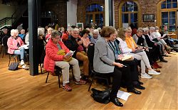Der Kulturbahnhof war am 8.10.2021 gut gefüllt (Foto: Henning Klare)