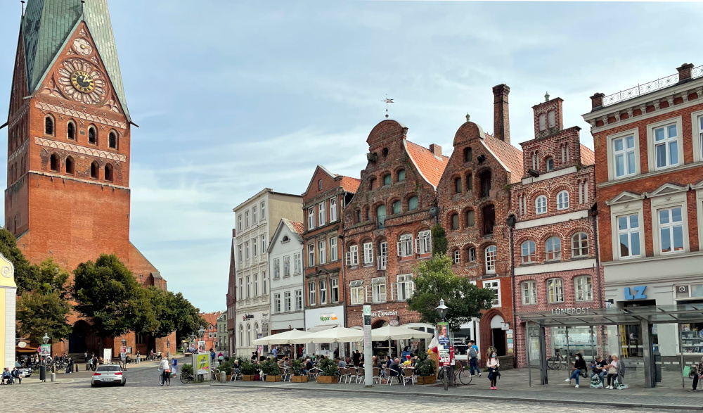 Lüneburg: Am Sande, St. Johannis (7.9.2021; Foto: Henning Klare)