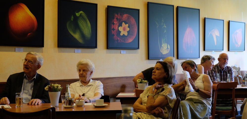 Trotz der Hitze war die Lesung gut besucht (20.6.2017; Foto: Klare)