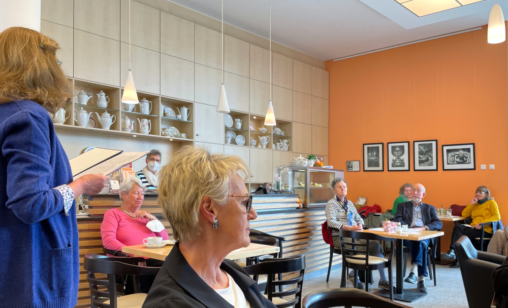 Intime Lesung im Café Marie (30.3.2022; Foto: Henning Klare)