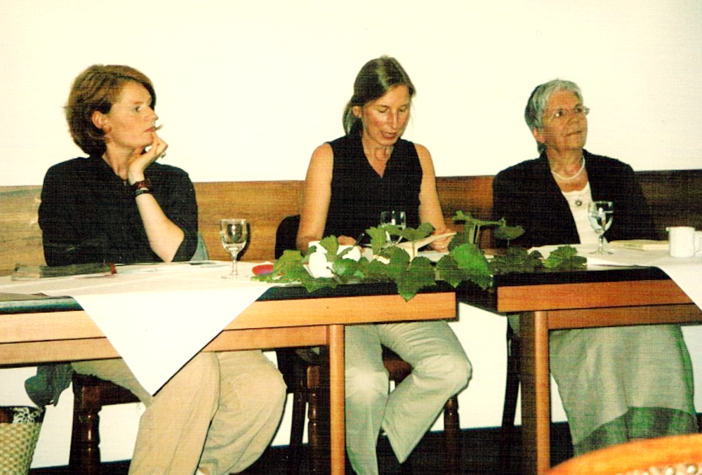 Eine der ersten öffentlichen Lesungen des VorLeseClubs: NN, Lucia Wünsch, Renate Geisenheyner (Herbst 2006)