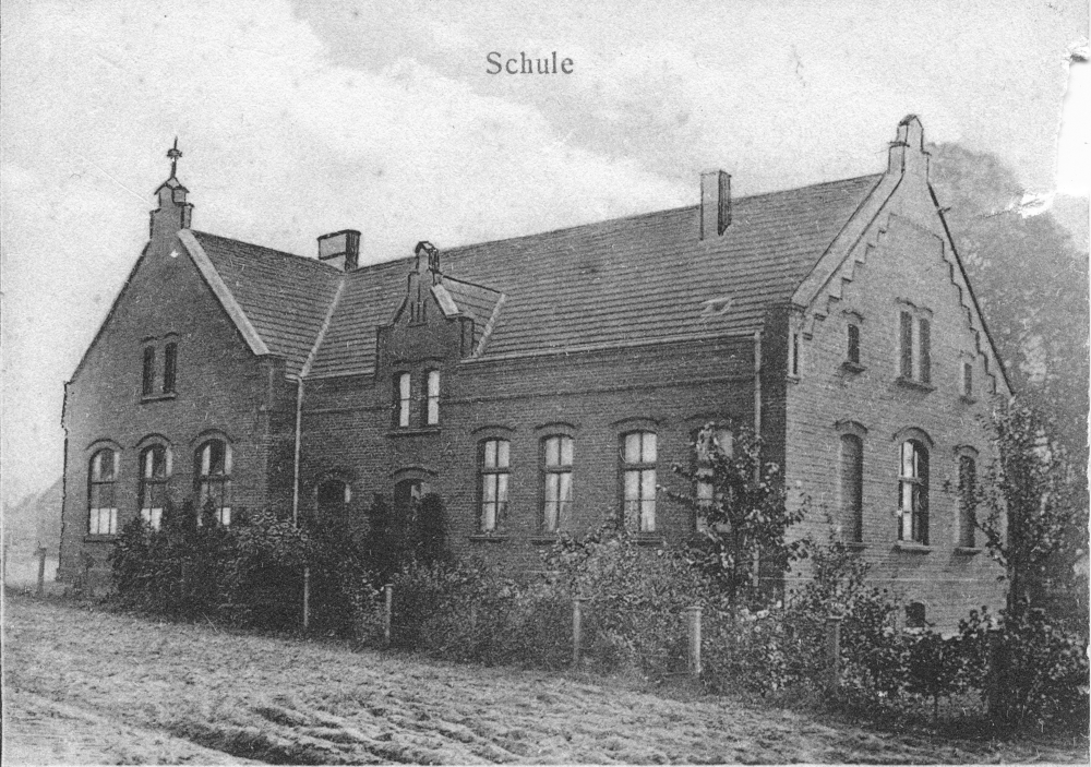 Knabenschule an der Clemensstraße (heute: Patronatsstraße), erbaut 1904 (historische Postkarte, Hiltruper Museum)