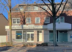 Hier ging’s mal zu Schuster und Café: Marktallee 49: Marktallee 49 steht seit dem Frühjahr 2022 leer (19.11.2022, Foto: Henning Klare)