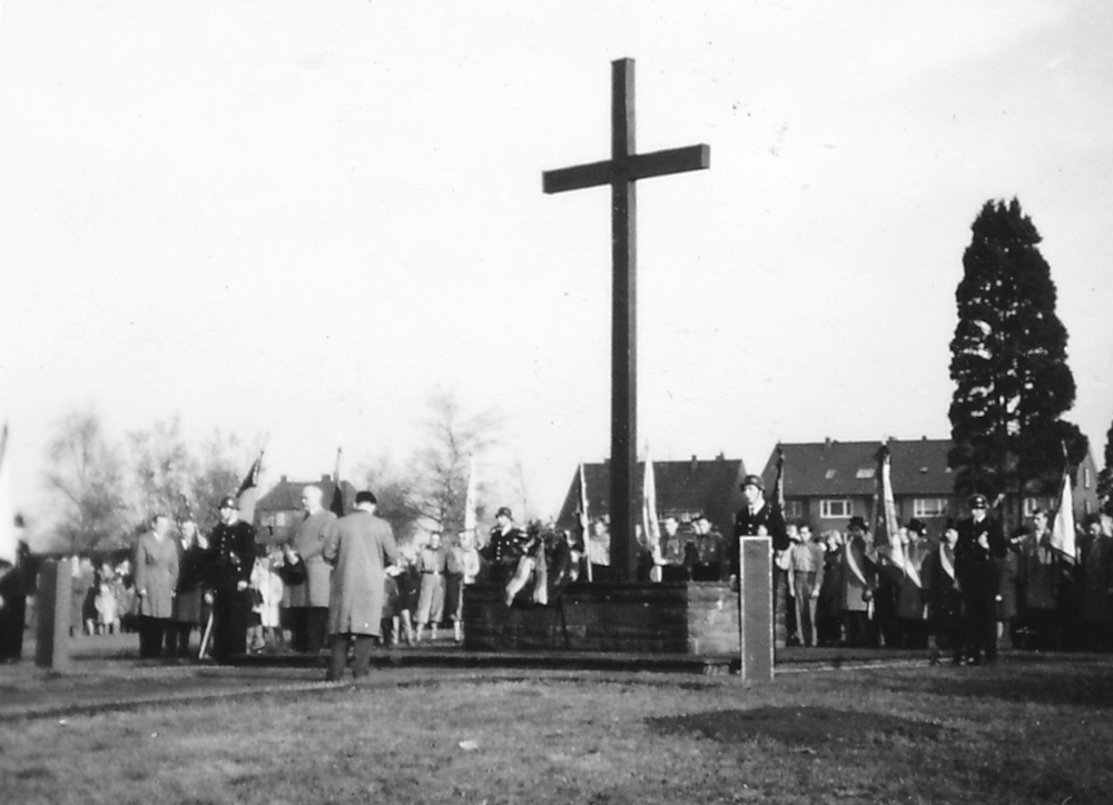 Übergabe des Ehrenmals im September 1951 (Foto: Henning Stoffers)