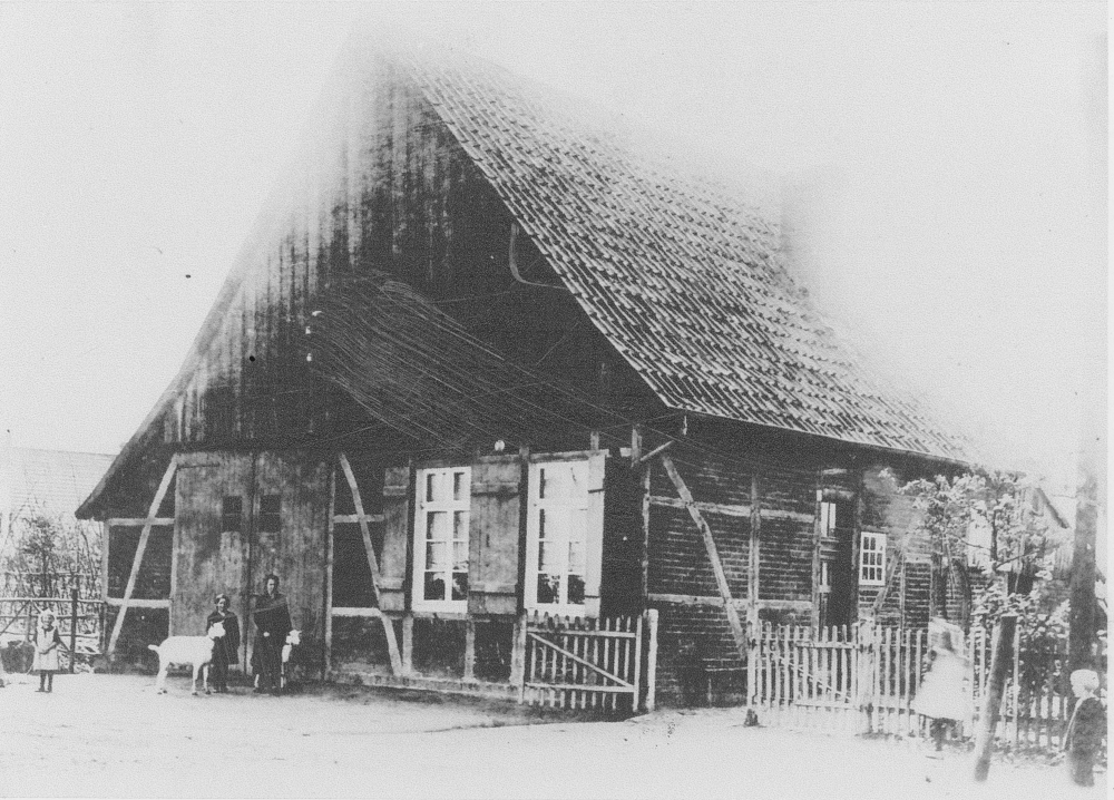 Ziegenhaltung in Hiltrup um 1925 (Haus Klönne, Westfalenstr. 140; Foto: Hiltruper Museum)