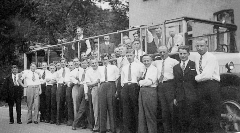 Männergesangverein 1848 Hiltrup auf dem Weg zu einem Wettstreit (1946; Foto: Chronik des MGV)