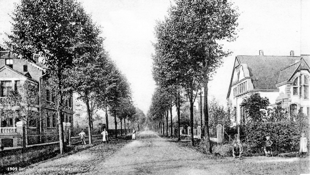 Unternehmer-Wohnhäuser an der Hiltruper Bahnhofstraße: Links Hanses-Ketteler, rechts Dalhoff (später „Wildsau“; historische Postkarte von 1909)