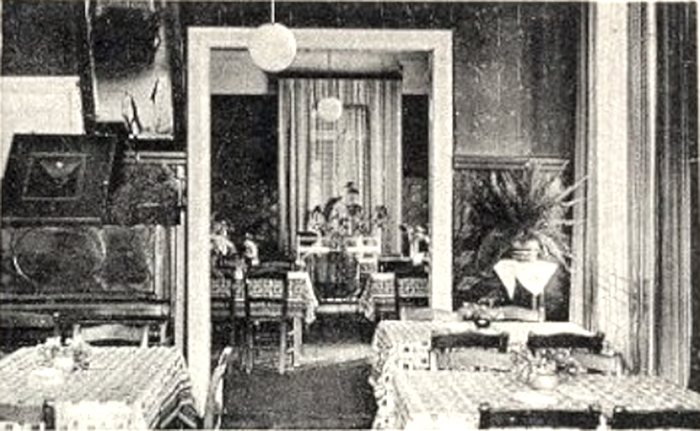 Café und Garten-Restaurant, Inh. H. Lippmann (Innenansicht 1942, historische Postkarte). Im Jahr 2023 bekannt unter dem Namen "Zur Prinzenbrücke".