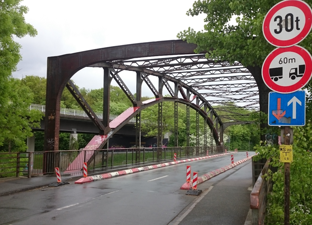 Hiltruper Prinz-Brücke: Einschränkungen für LKW, kein Begegnungsverkehr (30.4.2018; Foto: Henning Klare)