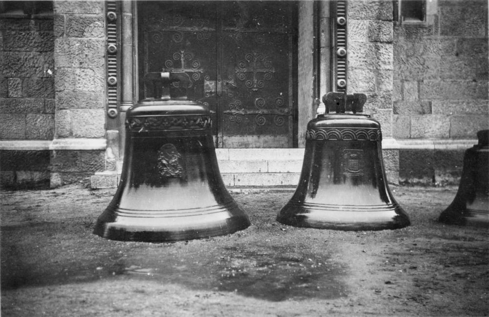 Die Glocken von St. Clemens Hiltrup vor dem Abtransport (Oktober 1942; Foto: Hiltruper Museum)
