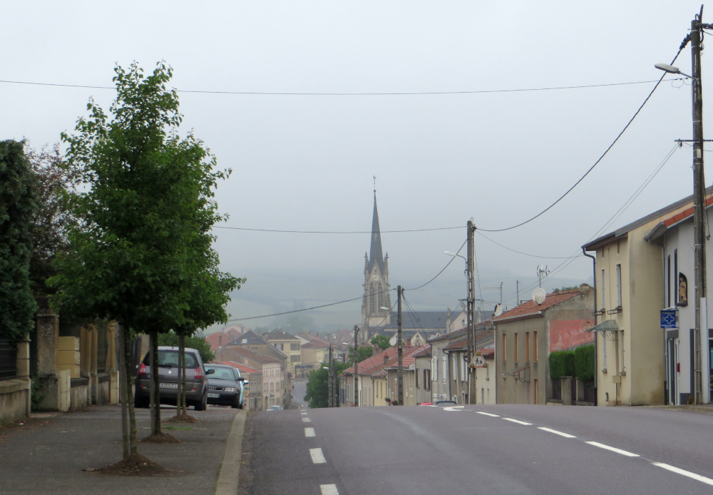 Blick von der Auberge de Delme auf den Ort (21.6.2015; Foto: Klaus Meyerbröker)