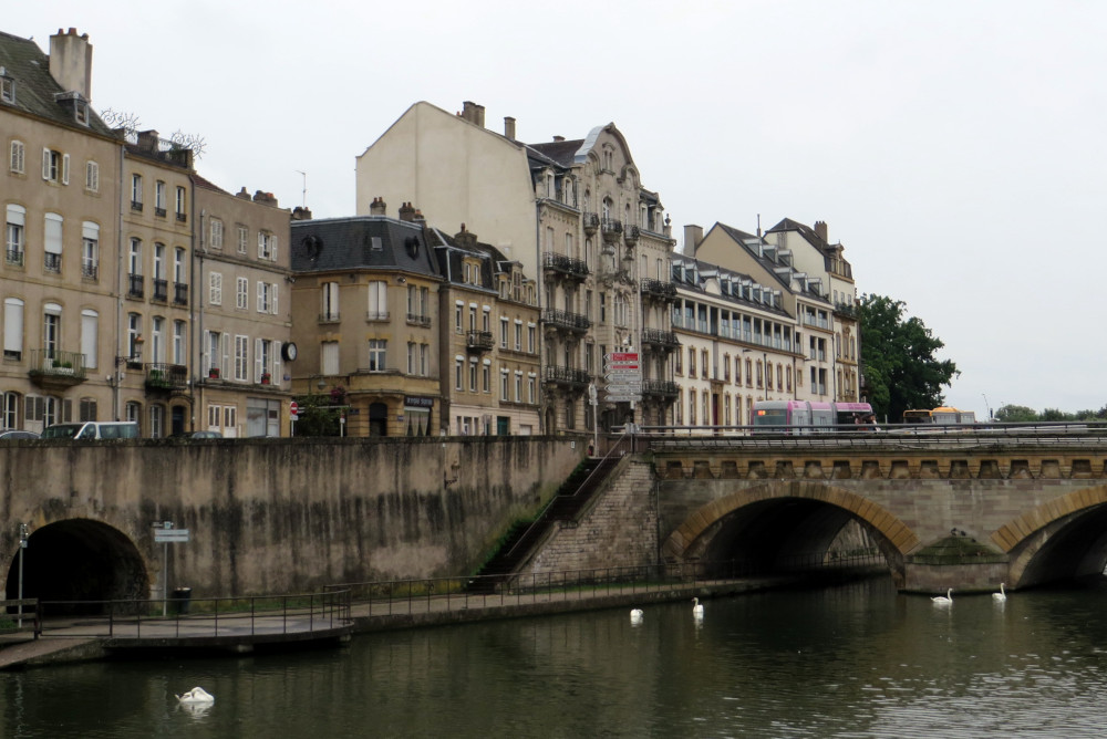 Metz, Wassserseite (22.6.2015; Foto: Klaus Meyerbröker)