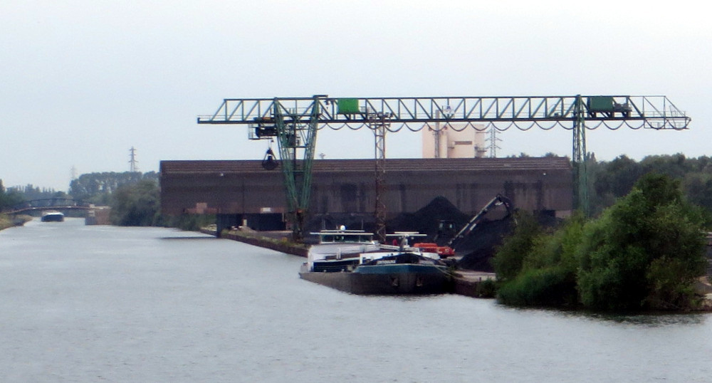 Kohlehafen am Mosel-Seitenkanal bei Mondelange (22.6.2015; Foto: Klaus Meyerbröker)