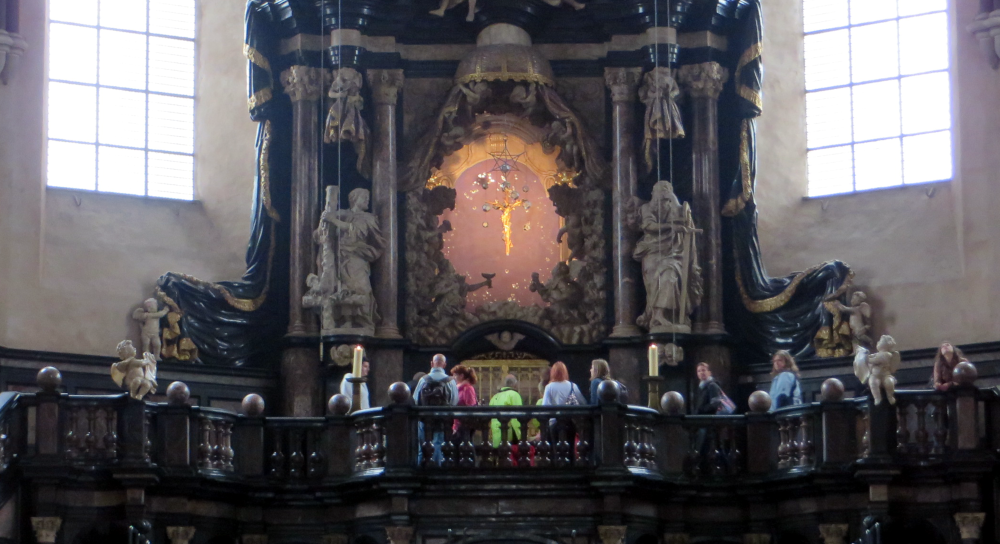 Hohe Domkirche St. Peter zu Trier: Pilgerempore vor der Heiltumskapelle (24.6.2015; Foto: Klaus Meyerbröker)