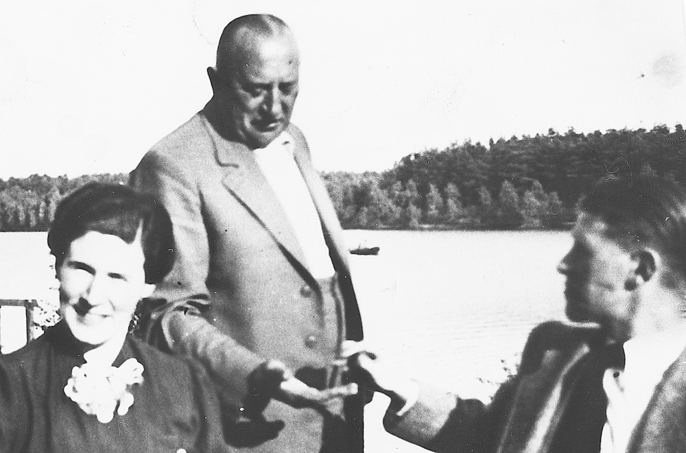 Georg Steiner mit Gästen (1938; Foto: Hiltruper Museum)