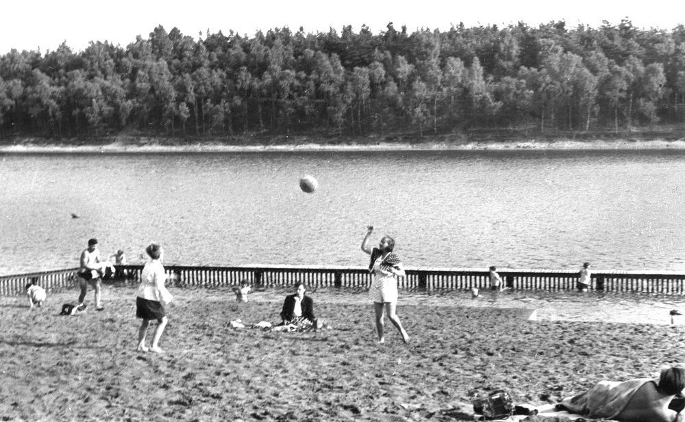 Strand und Spiel im "Seebad Hiltrup" (um 1950; Foto: Hiltruper Museum)