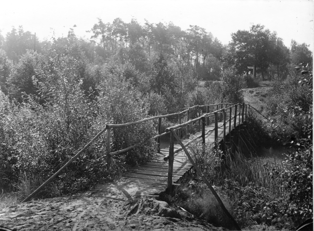 Behelfssteg über das trockene Kanalbett der II. Fahrt (1940; Foto: Hiltruper Museum)