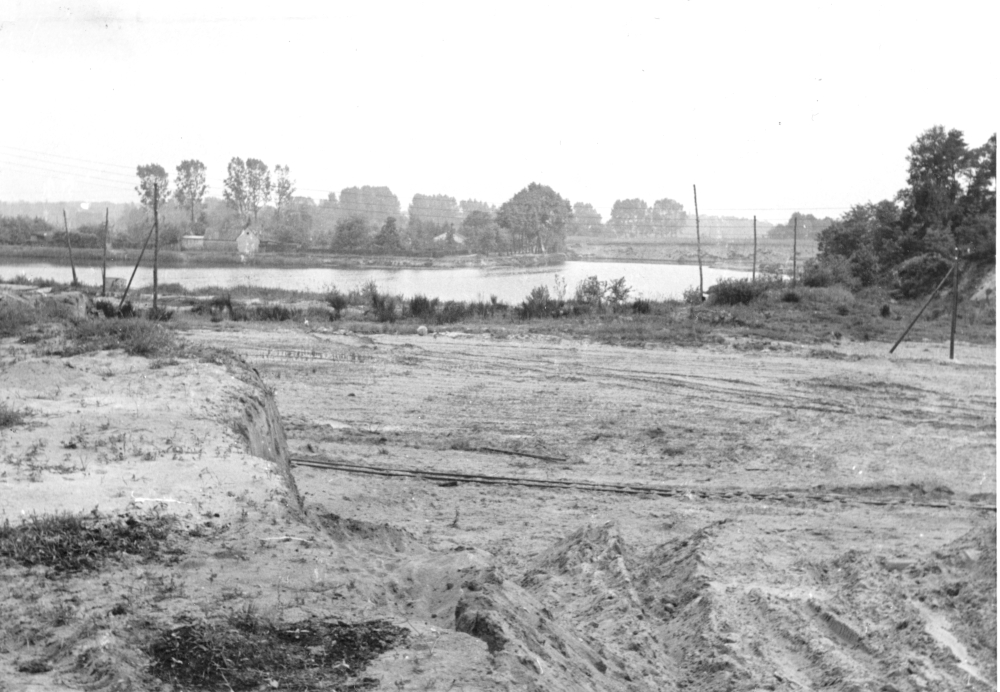 Der Silbersee (heute: Glasuritstraße) lieferte Sand für die Produktion (um 1970; Foto: Hiltruper Museum)