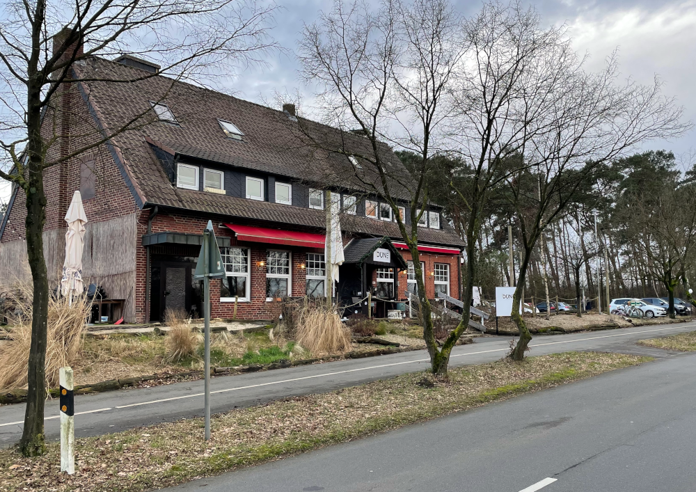 Gaststätte "Düne", ehemals "Haus Sonnenborn" (10.2.2024; Foto: Henning Klare)