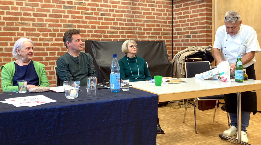 v.l. Marisa Girard, Peter Ilskensmeier, Anne Sandfort, Carmelo Tinnirello (19.3.2024 im Gemeindezentrum St. Clemens; Foto: Klare)