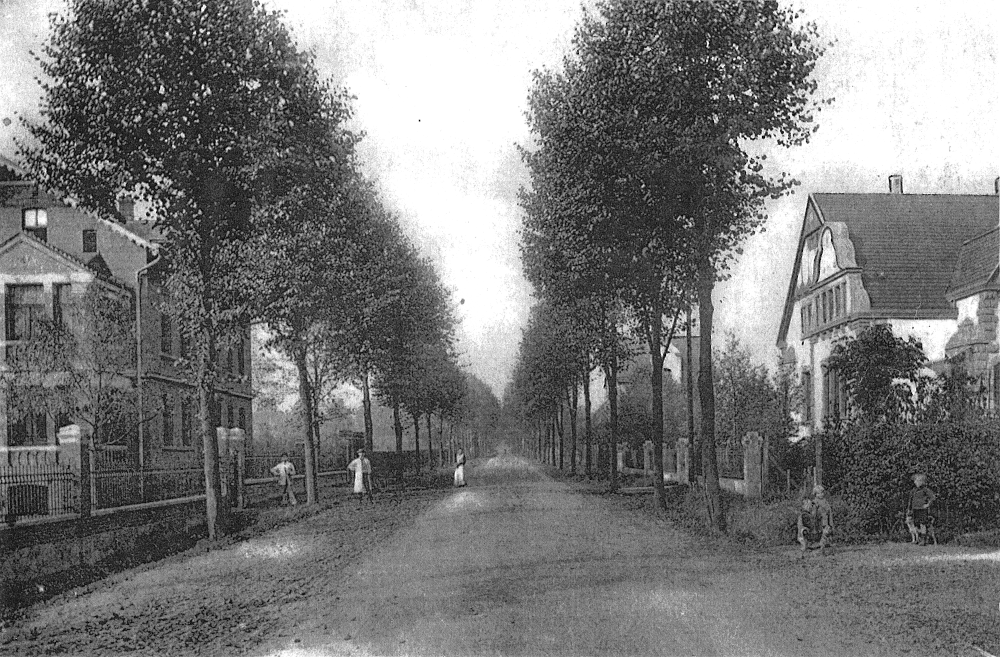 Unternehmer-Wohnhäuser an der Hiltruper Bahnhofstraße: Links Hanses-Ketteler (Nr. 88), rechts Dalhoff (Nr. 85, später „Jägerklause zur Wildsau“; historische Postkarte von 1909, Bearbeitung: Henning Klare)