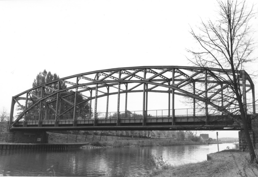 Prinzbrücke von Nordwesten (um 1960; Foto: Historisches Bildarchiv der Bundeswasserstraßen / Creative Commons Attribution 4.0 International License)