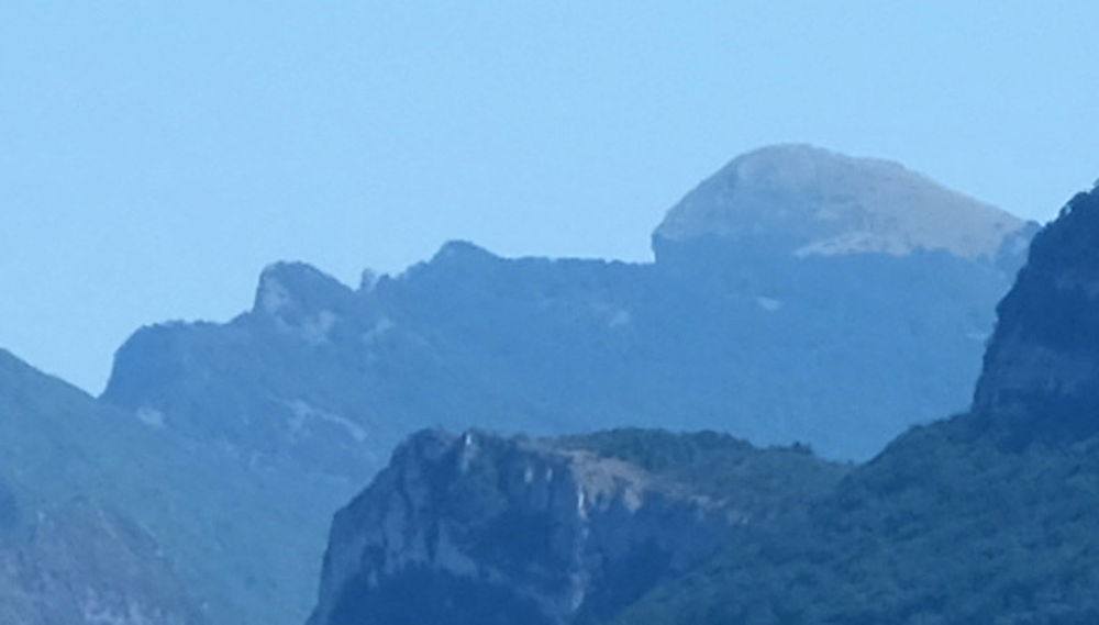 Harmlose Bergkette oder Donald Trump? (Foto: Klare)
