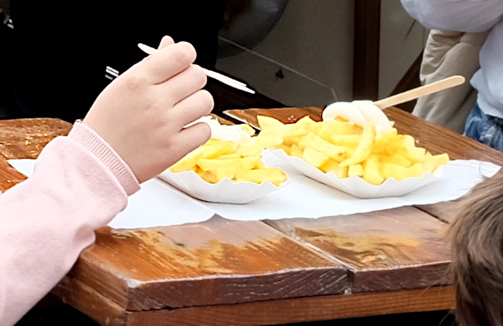 Pommes! (Hiltrup, Marktallee, 18.5.2025; Foto: Henning Klare)