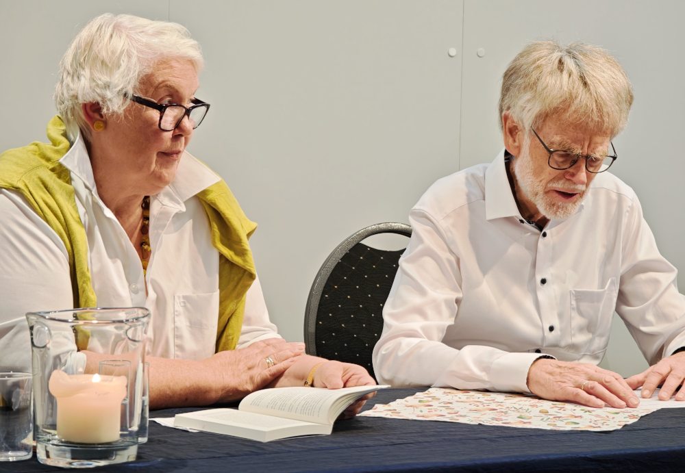 VorLeseClub im Hiltruper Museum: Claudia Bambach und Organisator Henning Klare (9.7.2025, Foto: Karin Honermann)