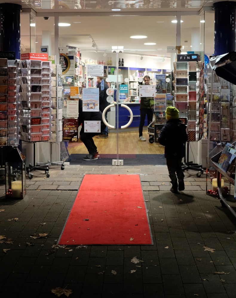 Hiltruper Weihnachtsmarktallee 2025: Roter Teppich ausgerollt (29.11.2025, Foto: Henning Klare)