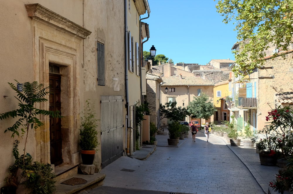 Rue d’Eglise Cucuron (Foto: Klare)