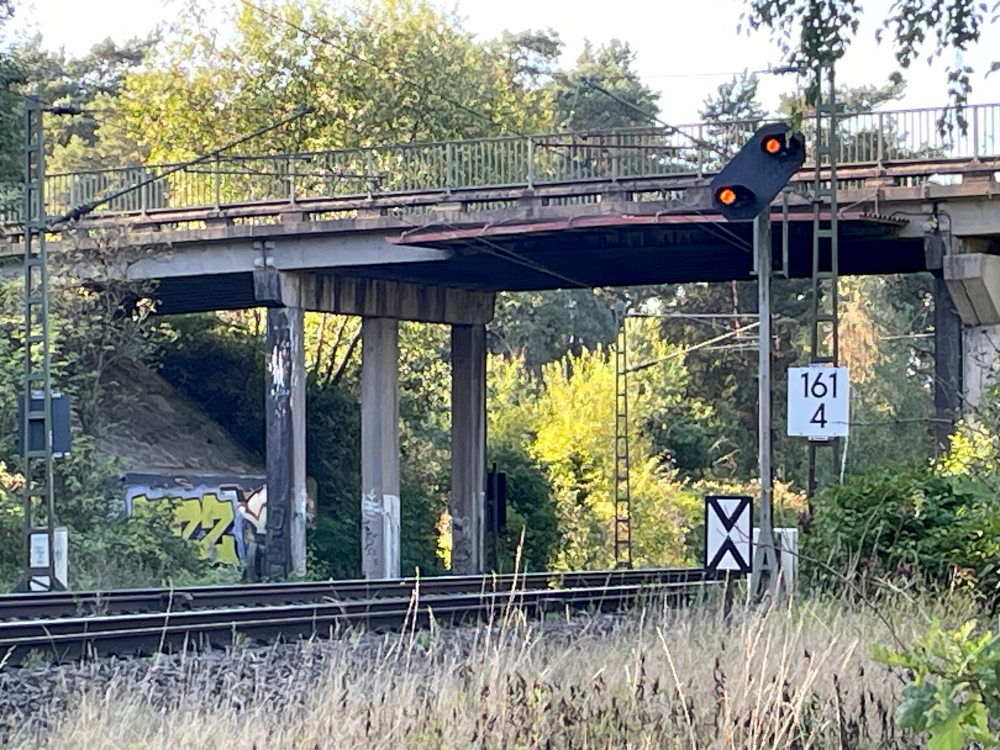 Bahnüberführung Hohe Ward (24.8.2026, Blick von Süden; Foto: Henning Klare)