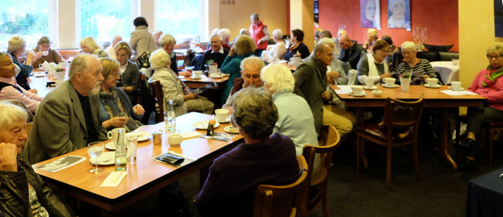 Alle Plätze im Café Klostermann waren besetzt (Foto: Klare)