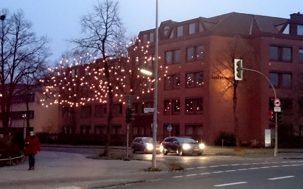 Lichterkette vor dem Landwirtschaftsverlag (2.12.2017; Foto: Klare)