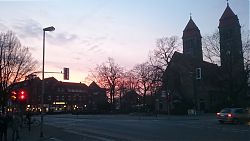 Sonnenuntergang im März: St. Clemens Hiltrup (6.3.2018; Foto: Klare)